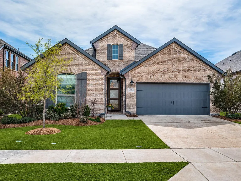 3004 Comal Dr — Photo 1