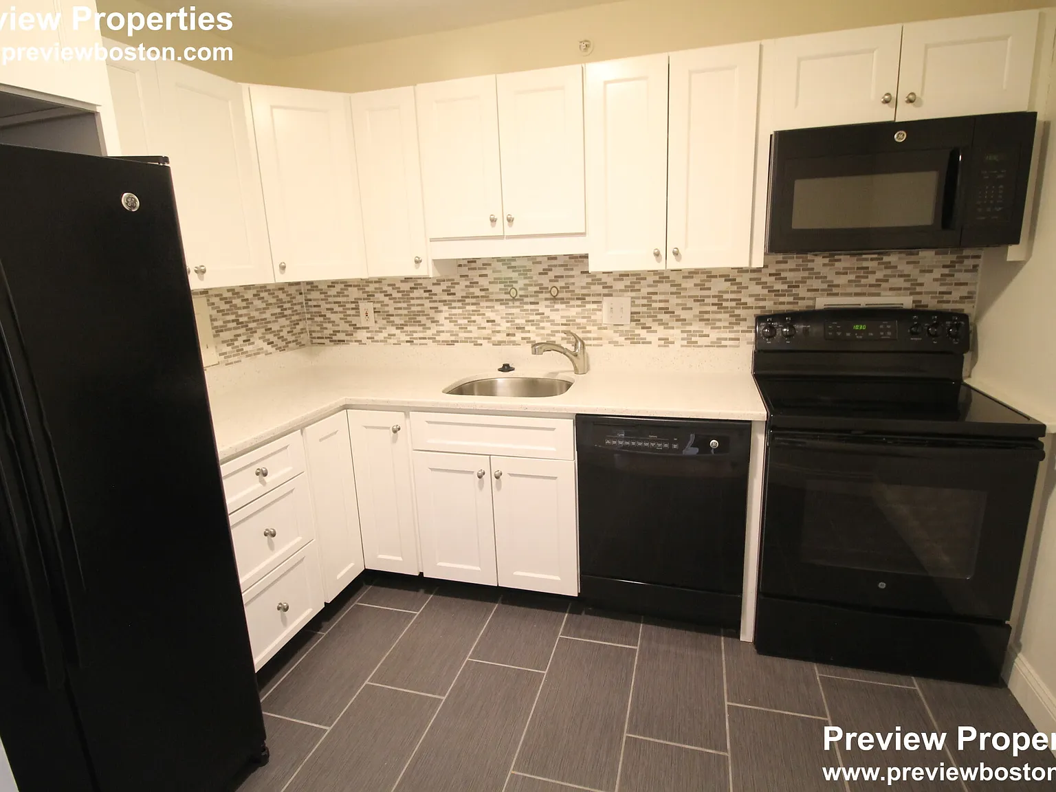 1 bed, 1.0 bath, 758 sqft, $3,300 — Photo 2