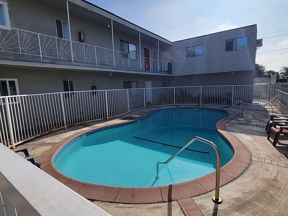 2nd image of 6336 Tujunga Ave #4