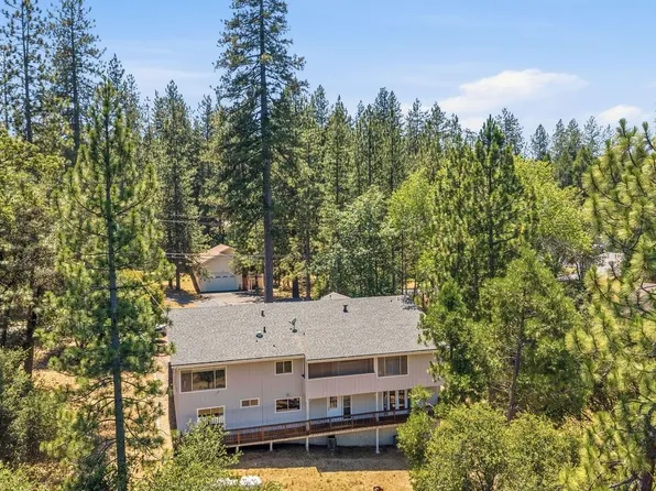 19424 Ferretti Rd, Groveland, CA 95321