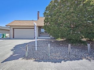 913 S McDowell Blvd, Petaluma, CA