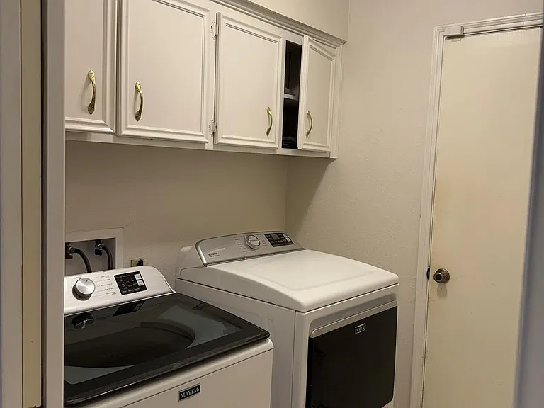 515 Tresvant Dr — Photo 8