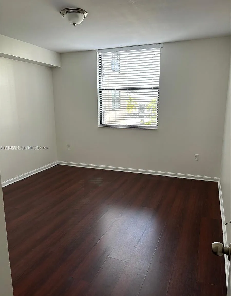 2 bed, 1121 sqft, $2,500 — Photo 3