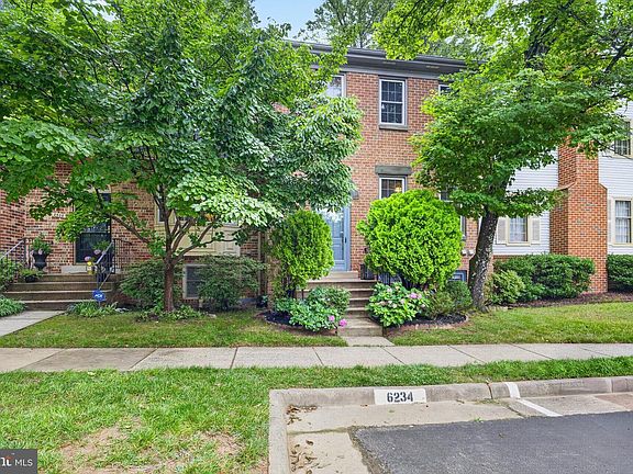 3rd image of 2836 Kelly Sq