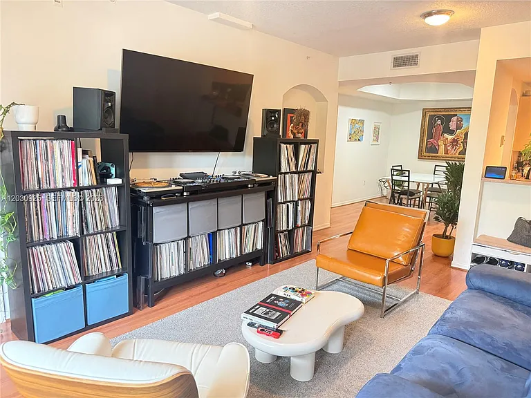 6630 NW 114th Ave #1527 — Photo 2