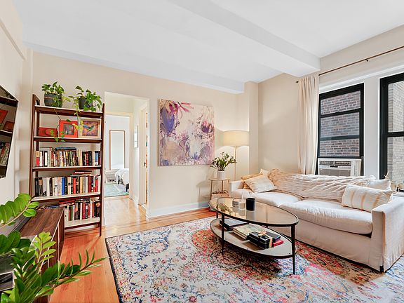 3rd image of 49 W 72nd St APT 17B