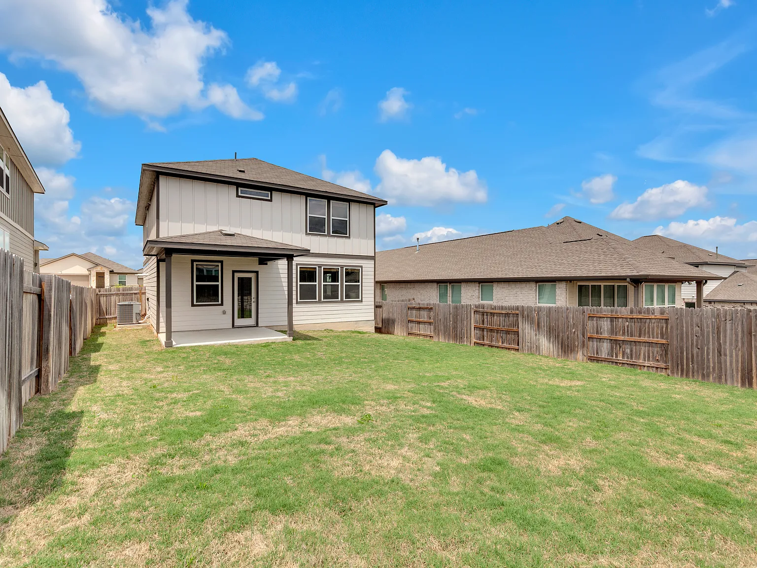 4 bed, 2.5 bath, 2096 sqft, $2,900 — Photo 4
