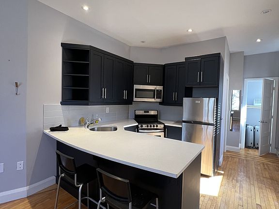 3rd image of 338 Somerset St E #1017721