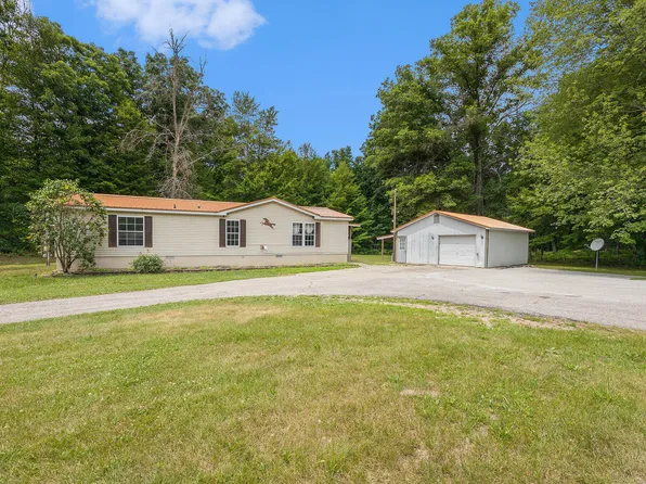 2141 S Parsons Ave, Fremont, MI 49412