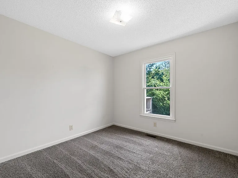 253 Moncrest Dr — Photo 18