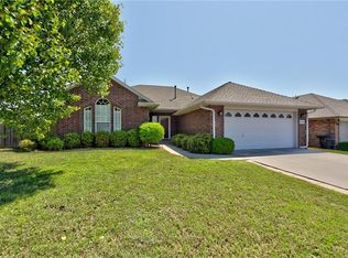 2020 Stefanie Ln, Moore, OK 73160