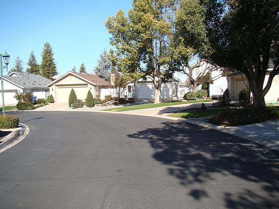 3rd image of 9172 N Woodlawn Dr