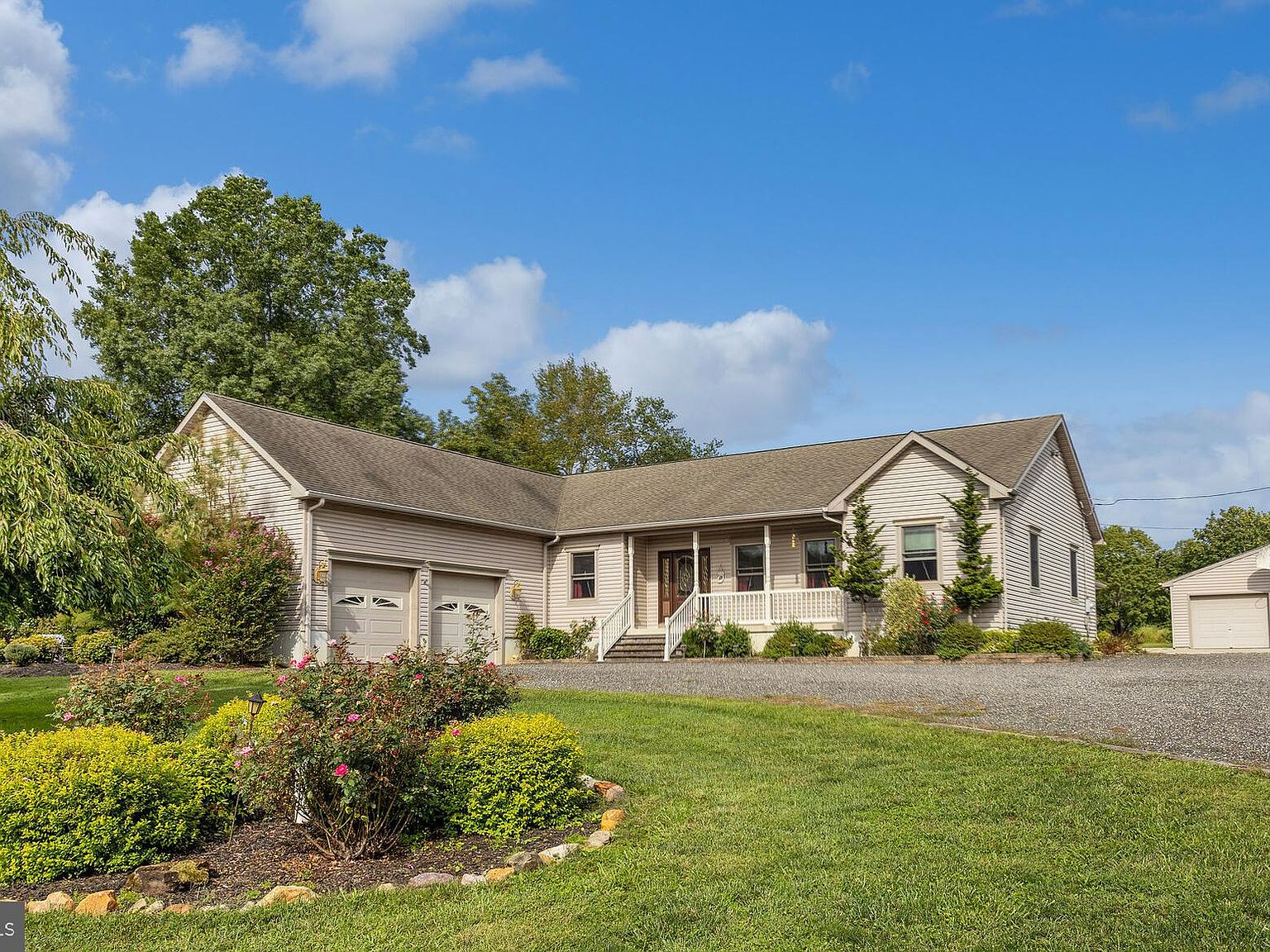 318 Commissioners Pike, Woodstown, NJ 08098 Zillow