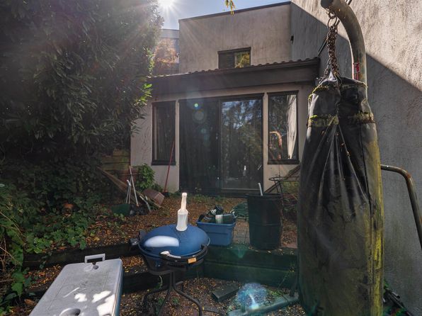 2 bedroom rental in Vancouver — photo 17