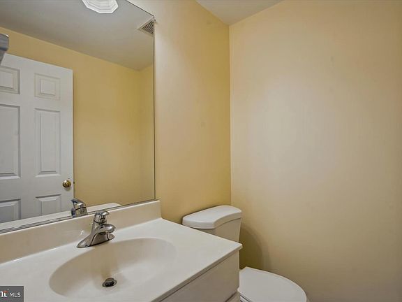 5th image of 2481 Walnut Rocker Ln