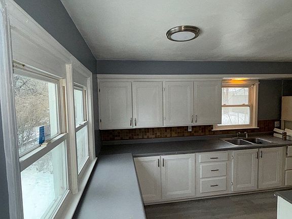 5th image of 1412 Arthur Ave