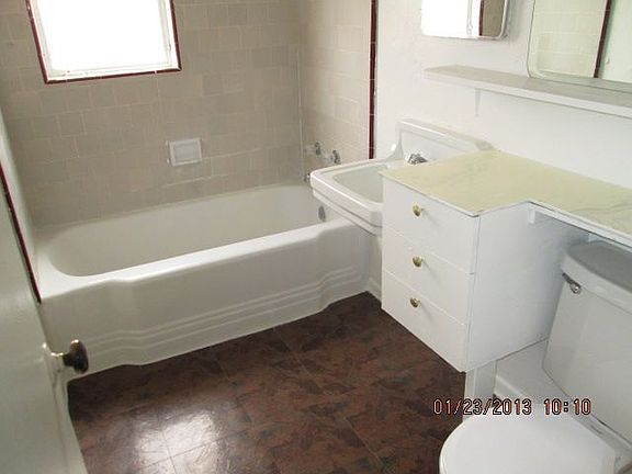 5th image of 240 W Cincinnati Ave APT C
