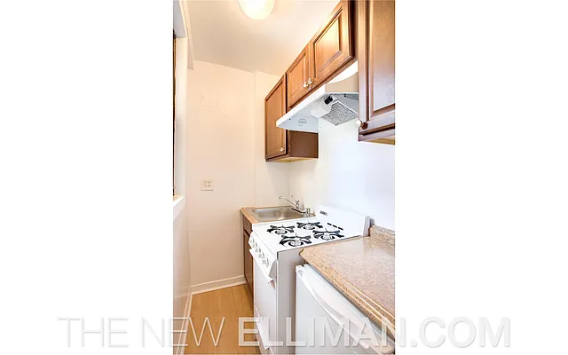 Sold by Douglas Elliman | media 29