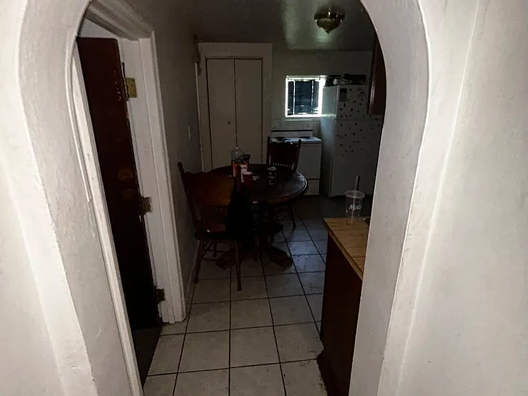 4827 Lexington Ave — Photo 6