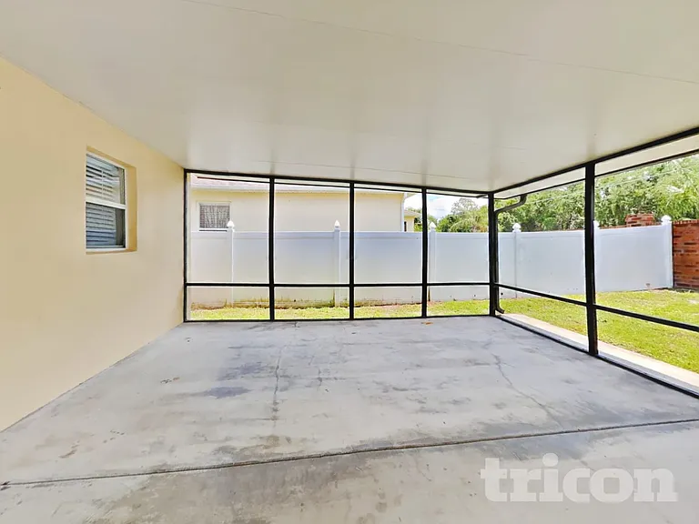 4667 Caverns Dr — Photo 14