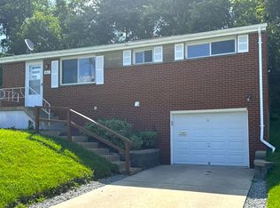 416 Macbeth Dr, Pittsburgh, PA 15235