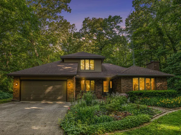 1769 Maple Ln, Benton Harbor, MI 49022