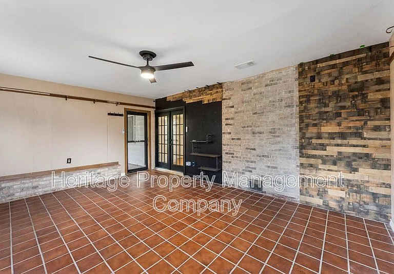 3614 Versailles Dr — Photo 40