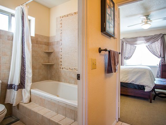 4th image of 3005 Village Dr Unit 1