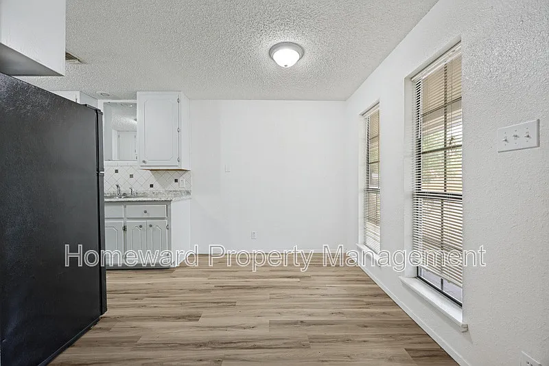 2 bed, 1.0 bath, 935 sqft, $1,100 — Photo 4