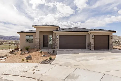 1399 W 450 N Photo 1