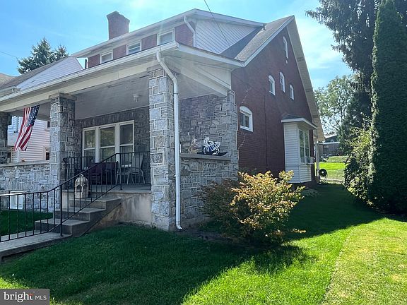 2nd image of 2405 Canby St
