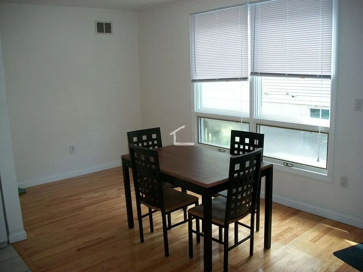 Building Photo - 258D Allston St #D