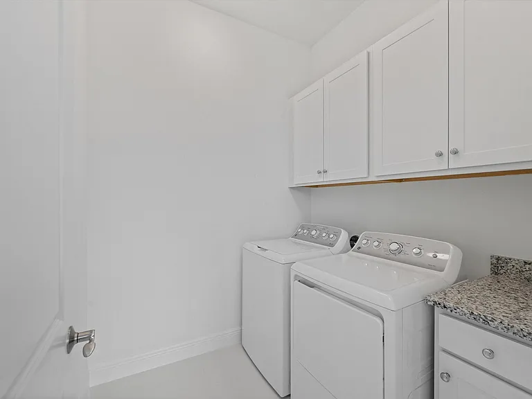 4823 Saint Armands Way — Photo 21