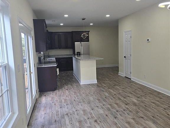 5th image of 3819 Pretty Lake Ave