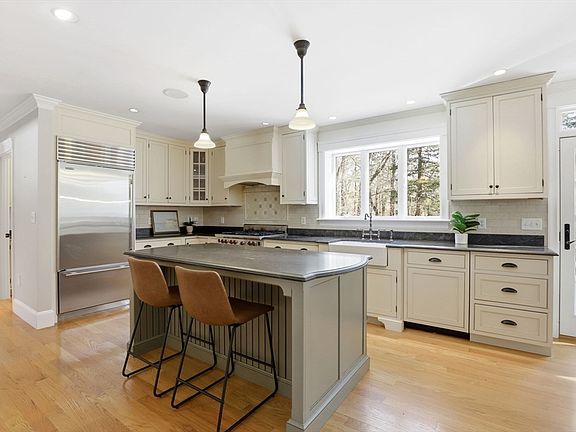 3rd image of 138 Judge Cushing Rd