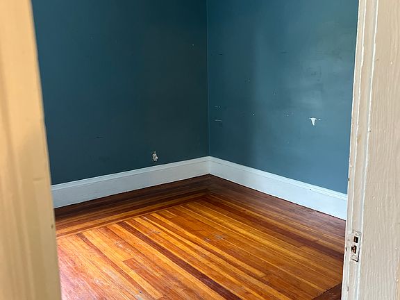 5th image of 9 Lyon Ave #1