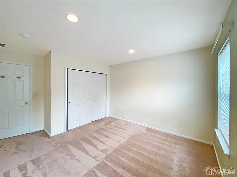 48 Berkshire Way — Photo 18