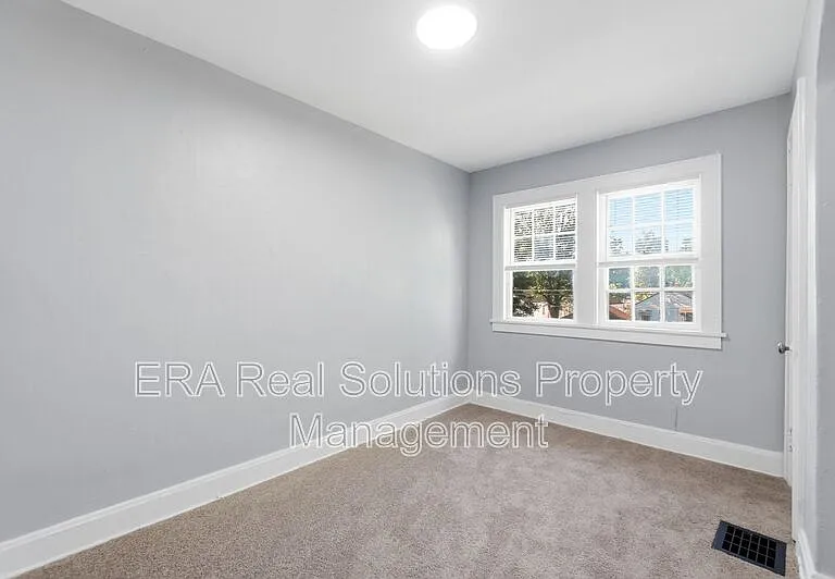 1575 E Cordell Ave — Photo 25