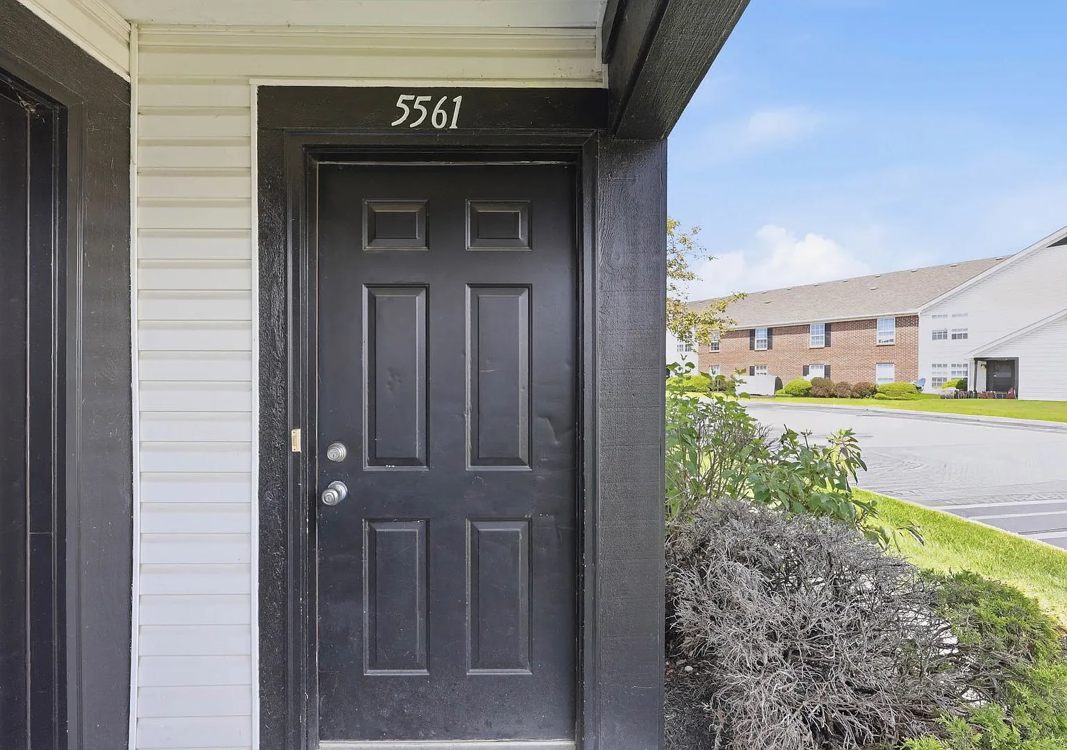 5561 Cedar Springs — Photo 2
