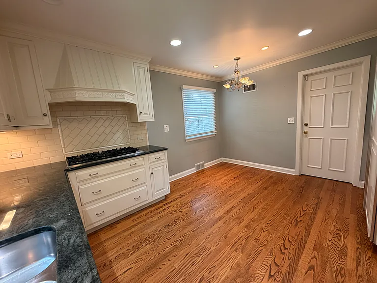 2126 Elmwood Ave — Photo 6
