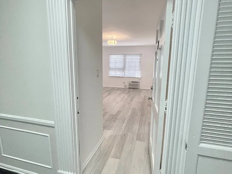 615 S. Cochran Ave. — Photo 20