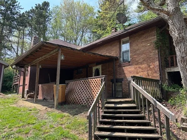 4618 Belden Dr SE, Uhrichsville, OH 44683