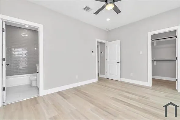 819 E 40th St #A — Photo 14