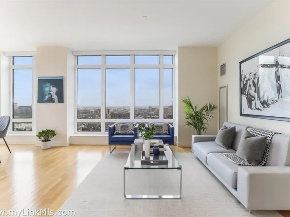 400 Stuart St #18C, Boston, MA 02116