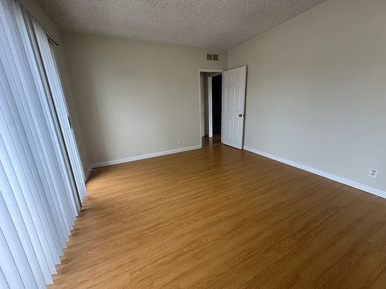 2138 Stewart St #5 — Photo 9