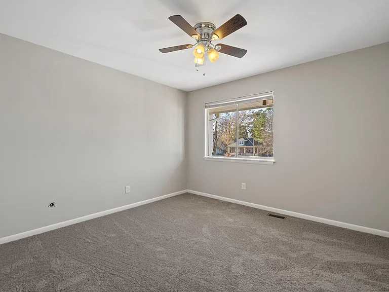 433 Maryland Ave — Photo 10