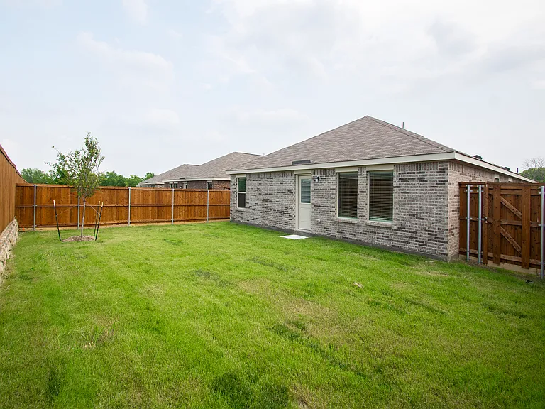 2905 Kings Table Ct — Photo 9