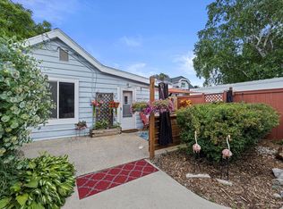 3920 S Whitnall Ave, Milwaukee, WI 53207
