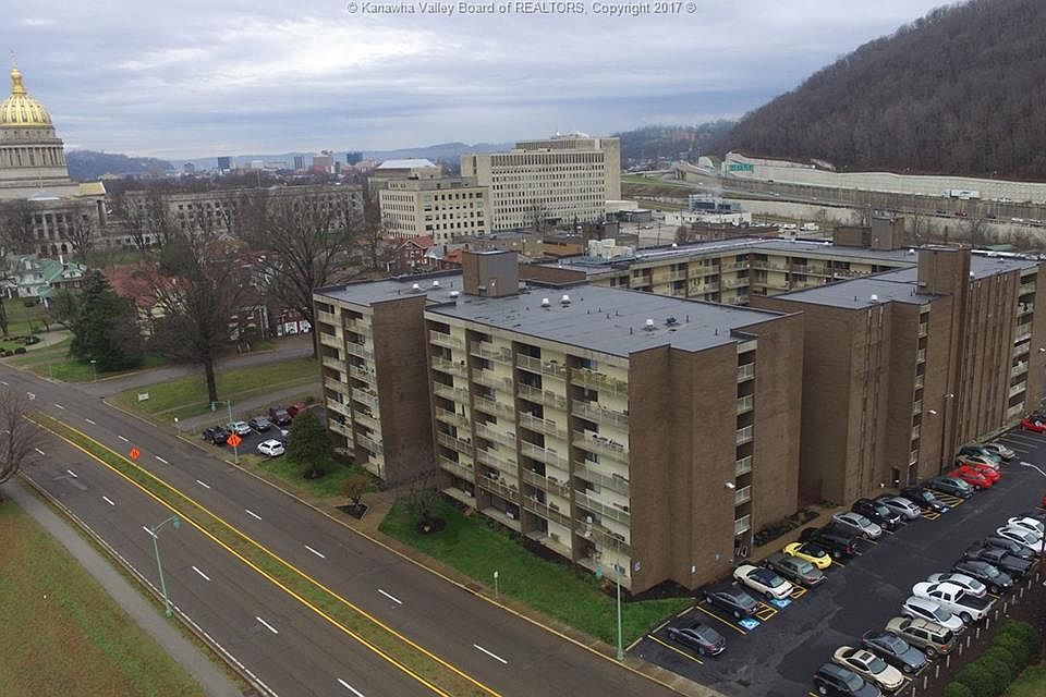 1st image of 2106 Kanawha Blvd E