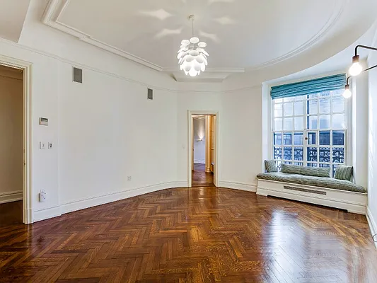 Sold by Sotheby's International Realty | media 6